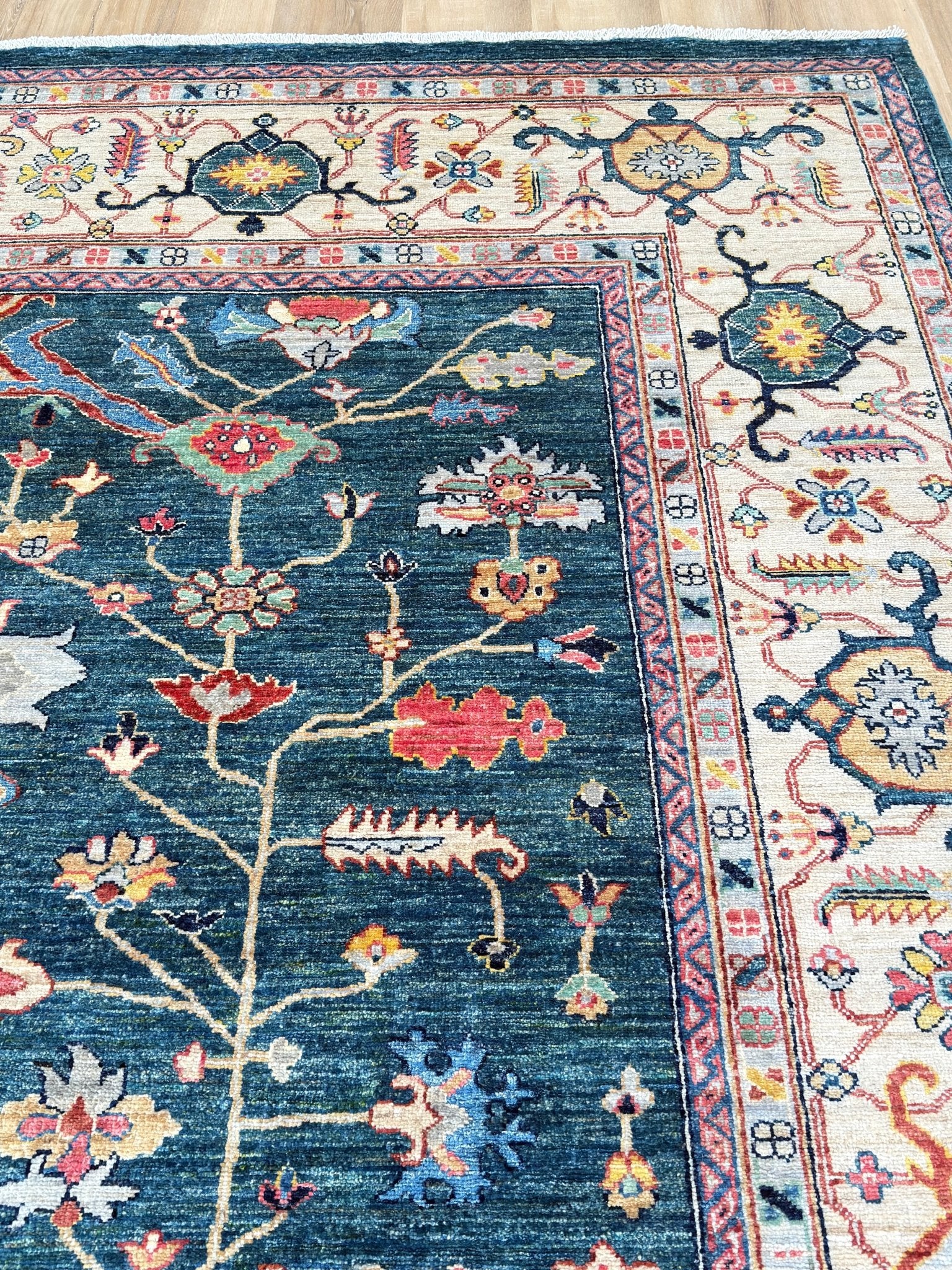 Transitional Serapi 9'0"x12'1" Area Rug