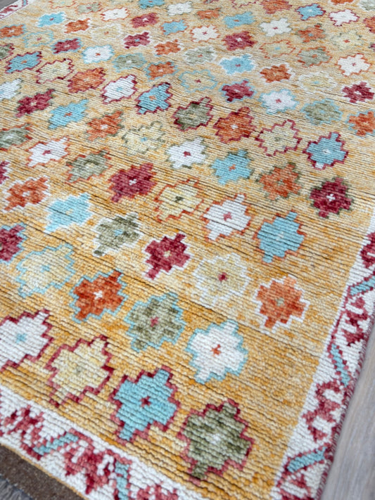 Tribal Style 4'2"x5'11" Area Rug