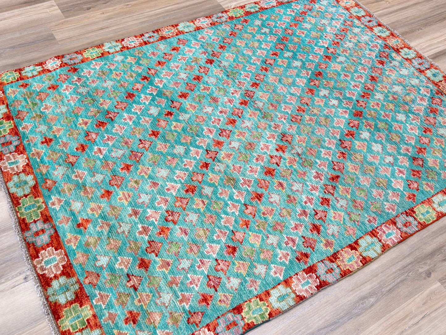 Tribal Style 5'1"x6'11" Area Rug