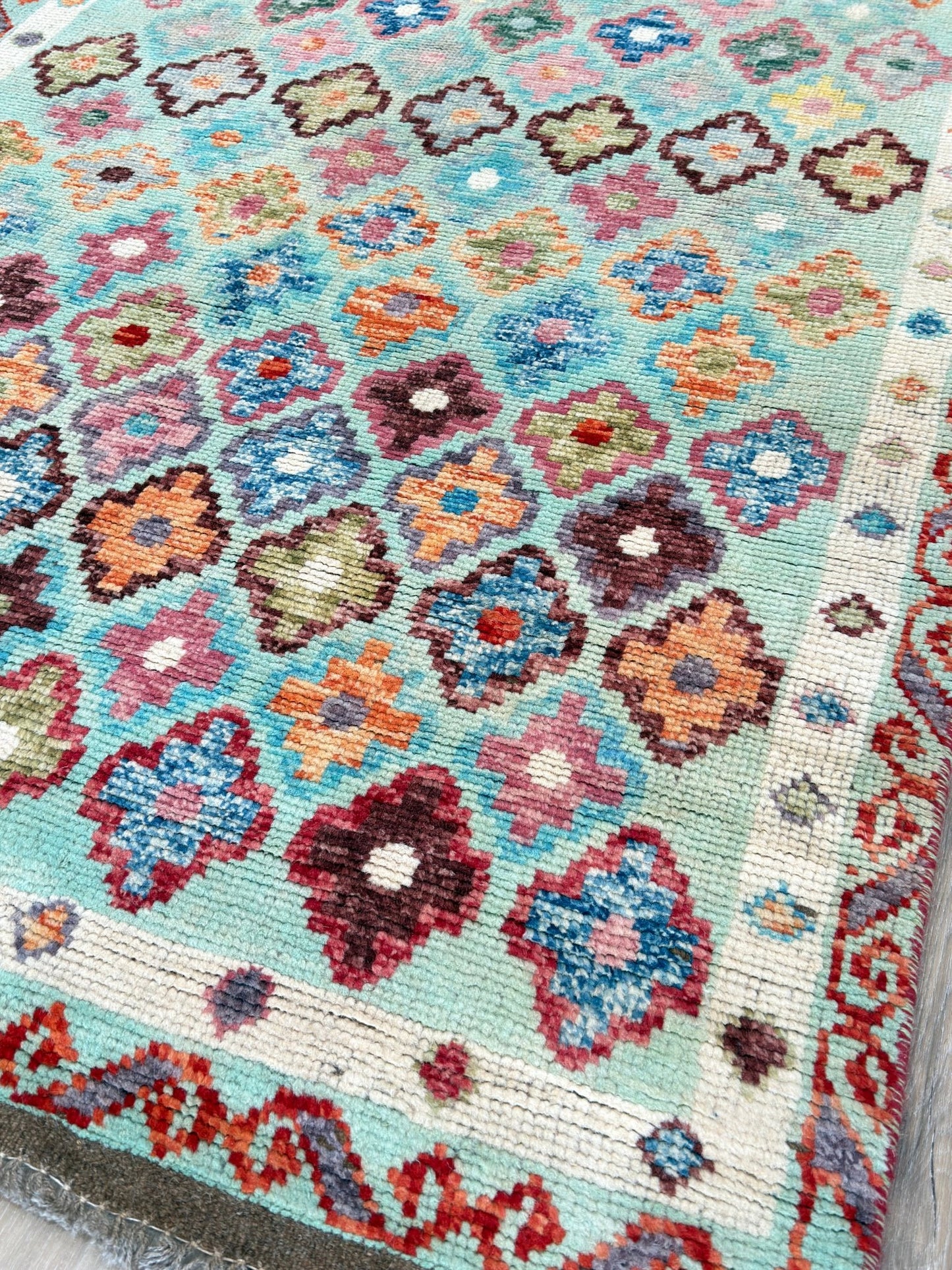 Tribal Style 3'9"x5'9" Area Rug