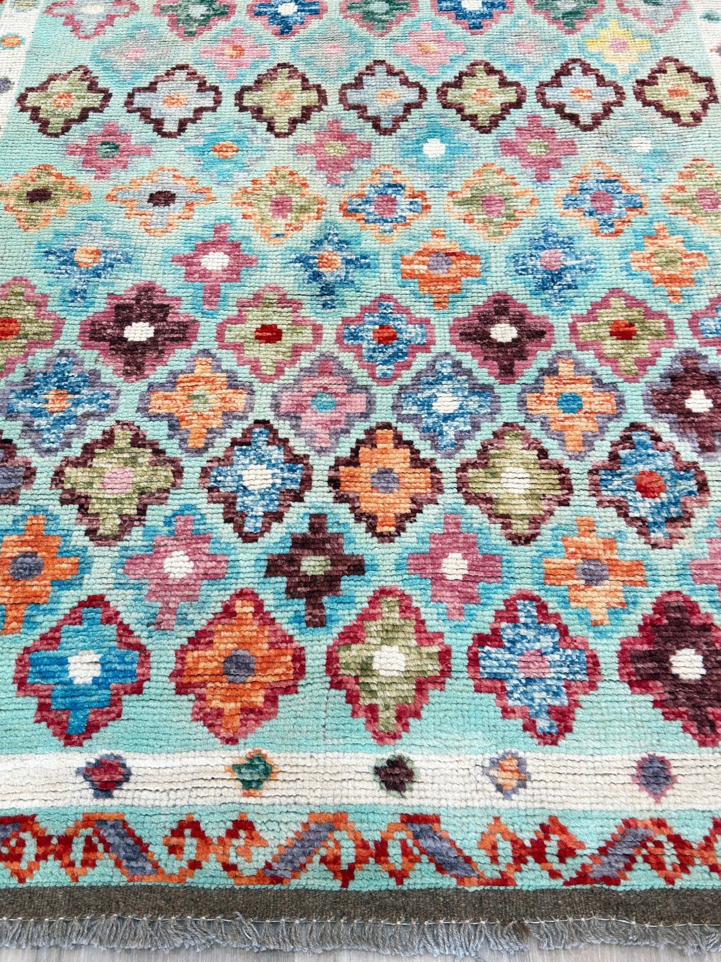 Tribal Style 3'9"x5'9" Area Rug