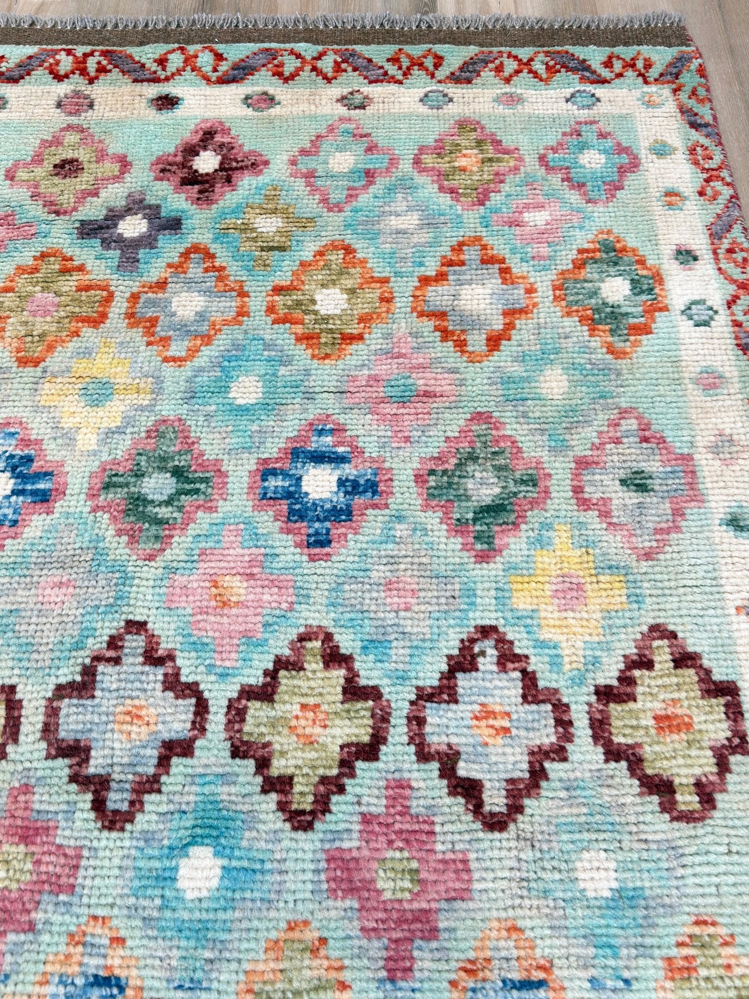 Tribal Style 3'9"x5'9" Area Rug