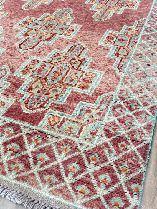 Tribal Style 4'11"x6'10" Area Rug