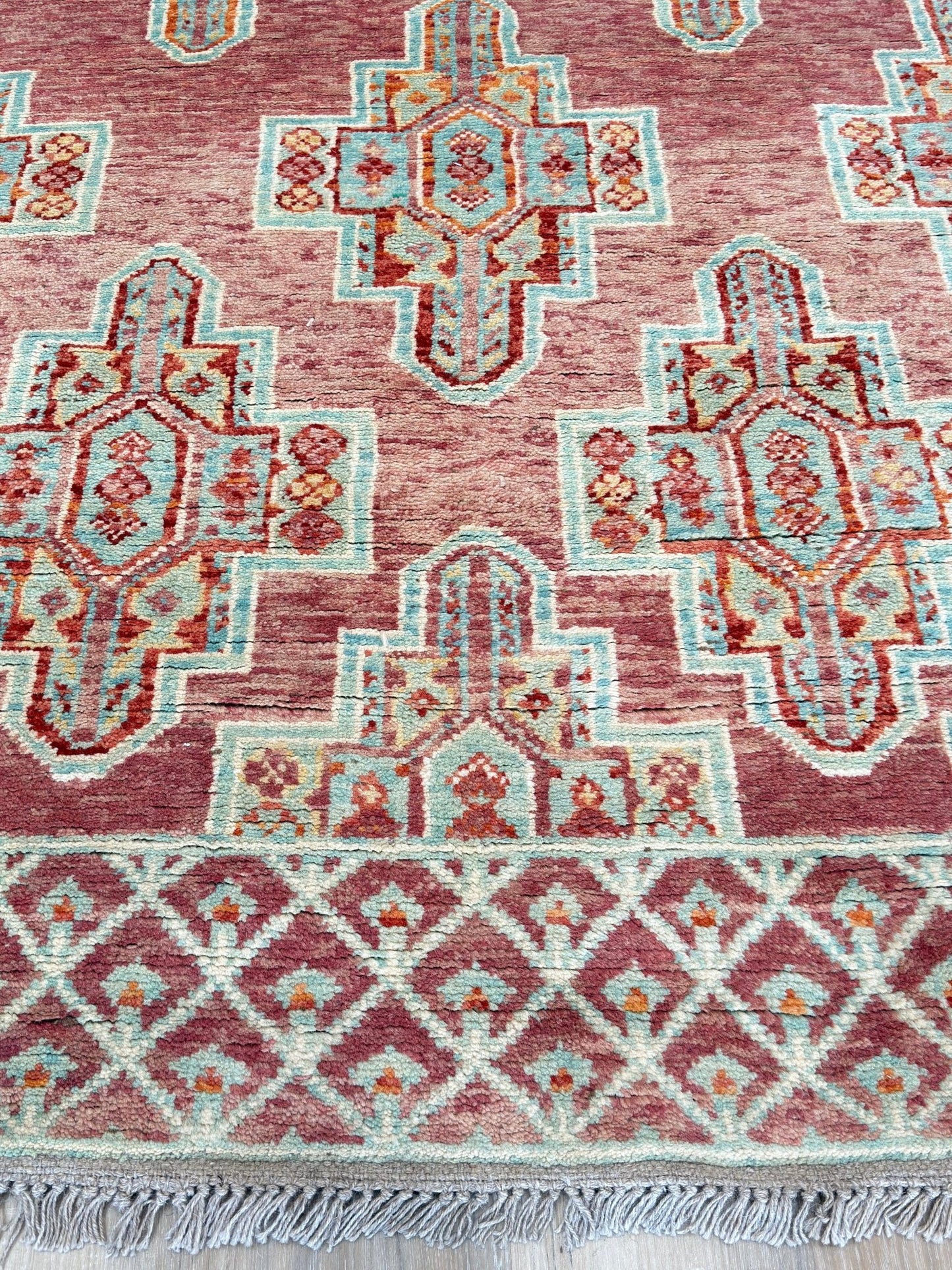 Tribal Style 4'11"x6'10" Area Rug