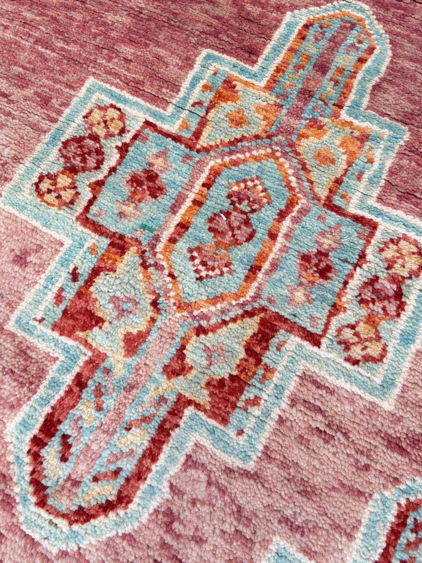 Tribal Style 4'11"x6'10" Area Rug