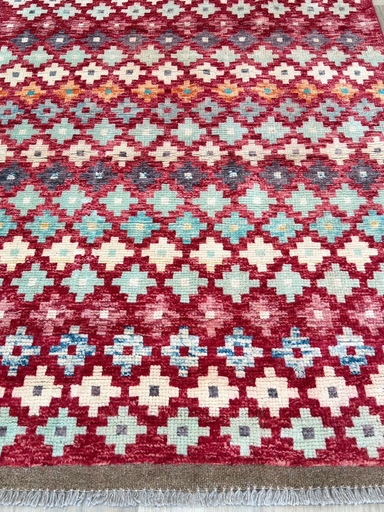 Tribal Style 3'4"x4'10" Area Rug