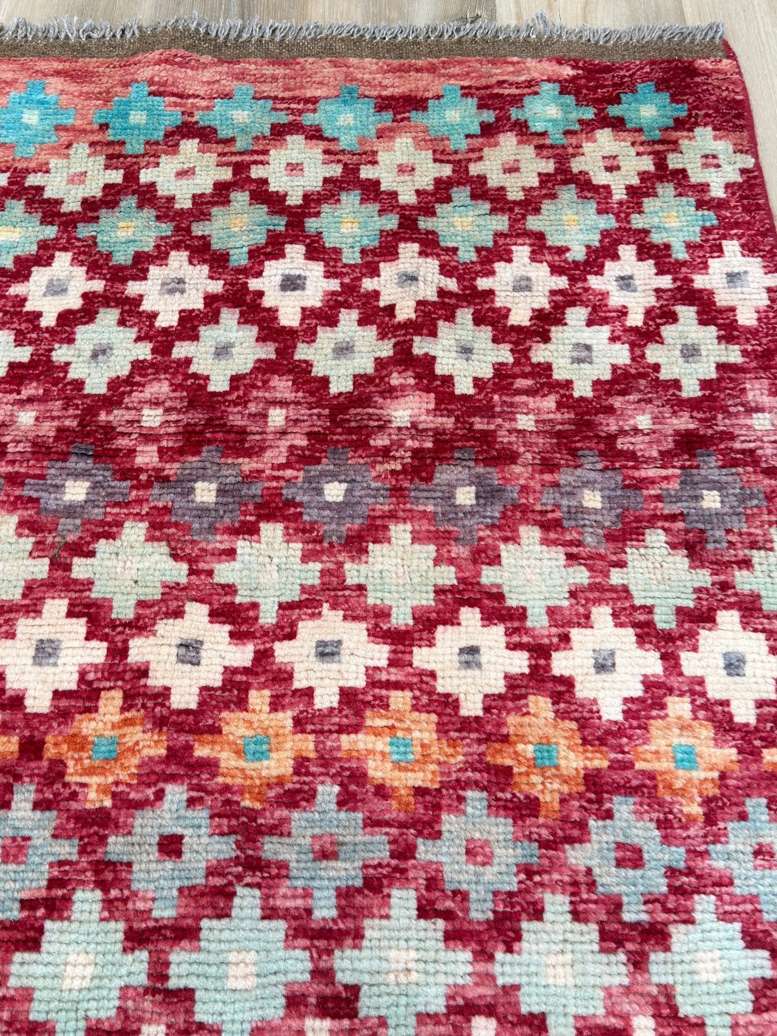 Tribal Style 3'4"x4'10" Area Rug