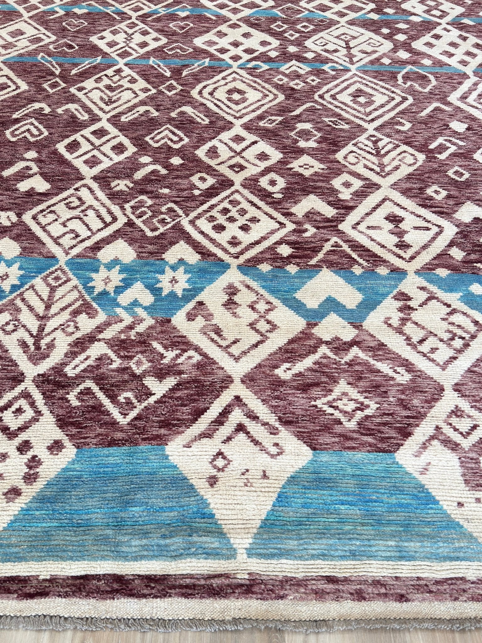 Moroccan Style 9'5"x12'5" Area Rug