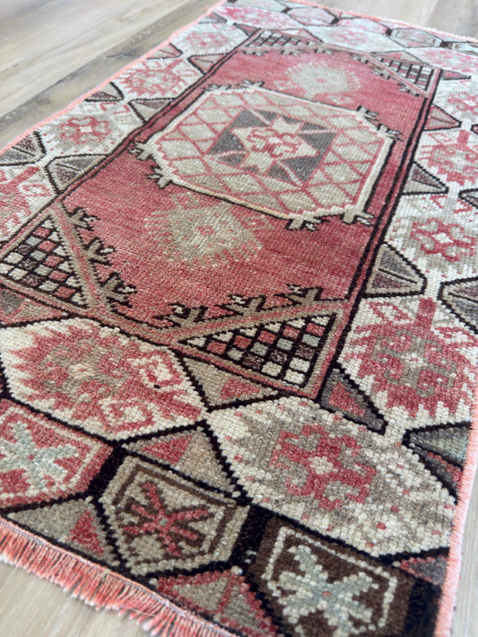 Turkish Vintage 1'6"x2'10"
