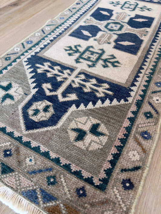 Turkish Vintage 1'8"x3'11"