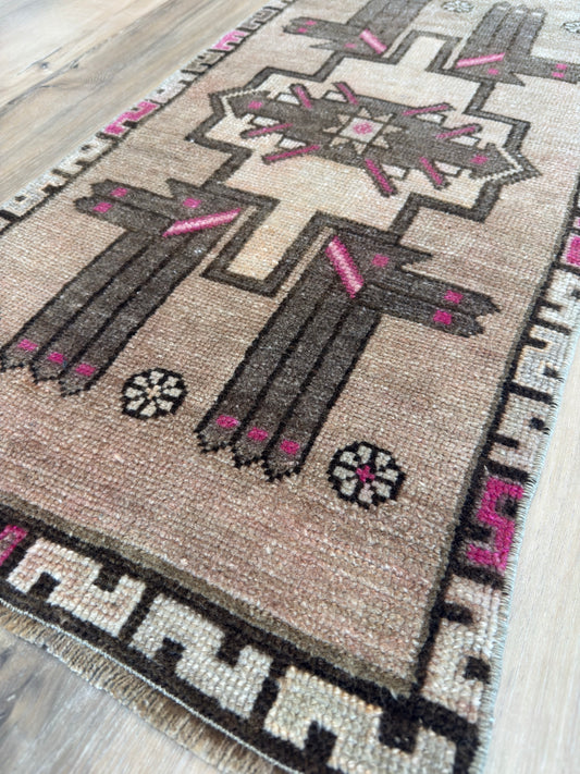 Turkish Vintage 1'7"x3'3"