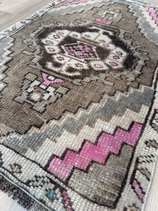 Turkish Vintage 1'9"x2'8"