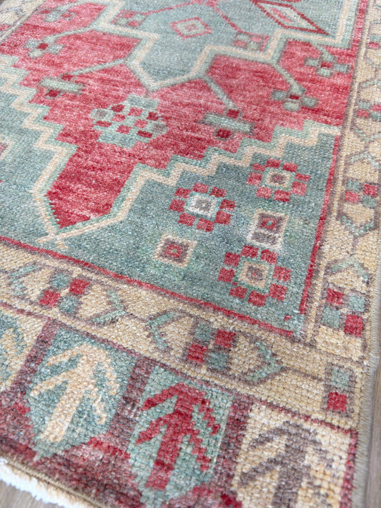 Turkish Vintage 1'8"x3'7"