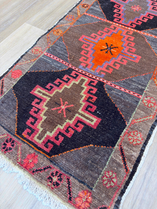 Turkish Vintage 1'8"x3'2"