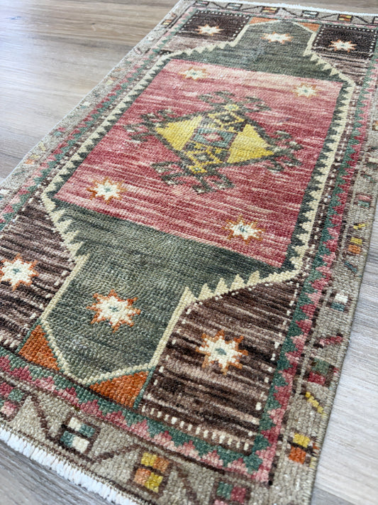 Turkish Vintage 1'6"x2'8"