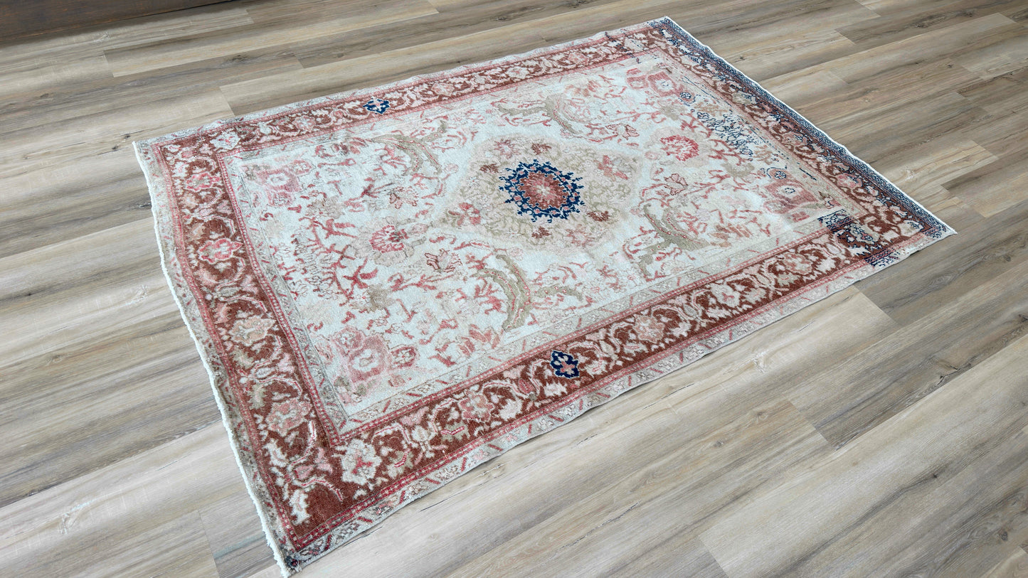 Turkish Vintage 4'9"x7'1"