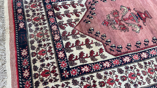 Turkman Prayer 2'7"x4'3" Area Rug