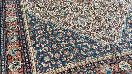 Persian Sinni 4'8"x6'4" Area Rug