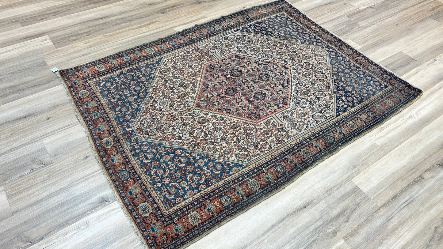 Persian Sinni 4'8"x6'4" Area Rug