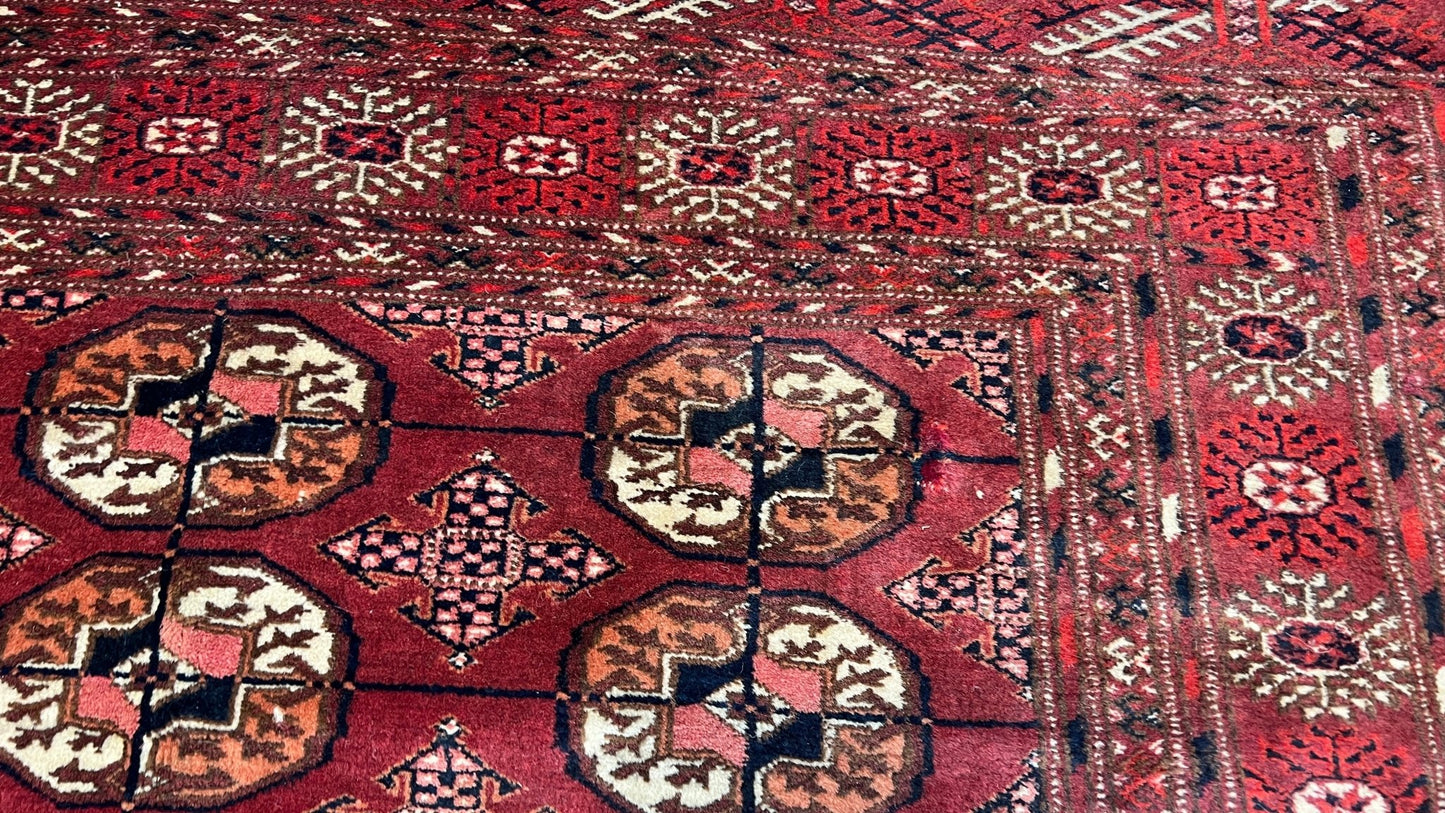 Turkman Tekke 4'2"x5'8" Area Rug