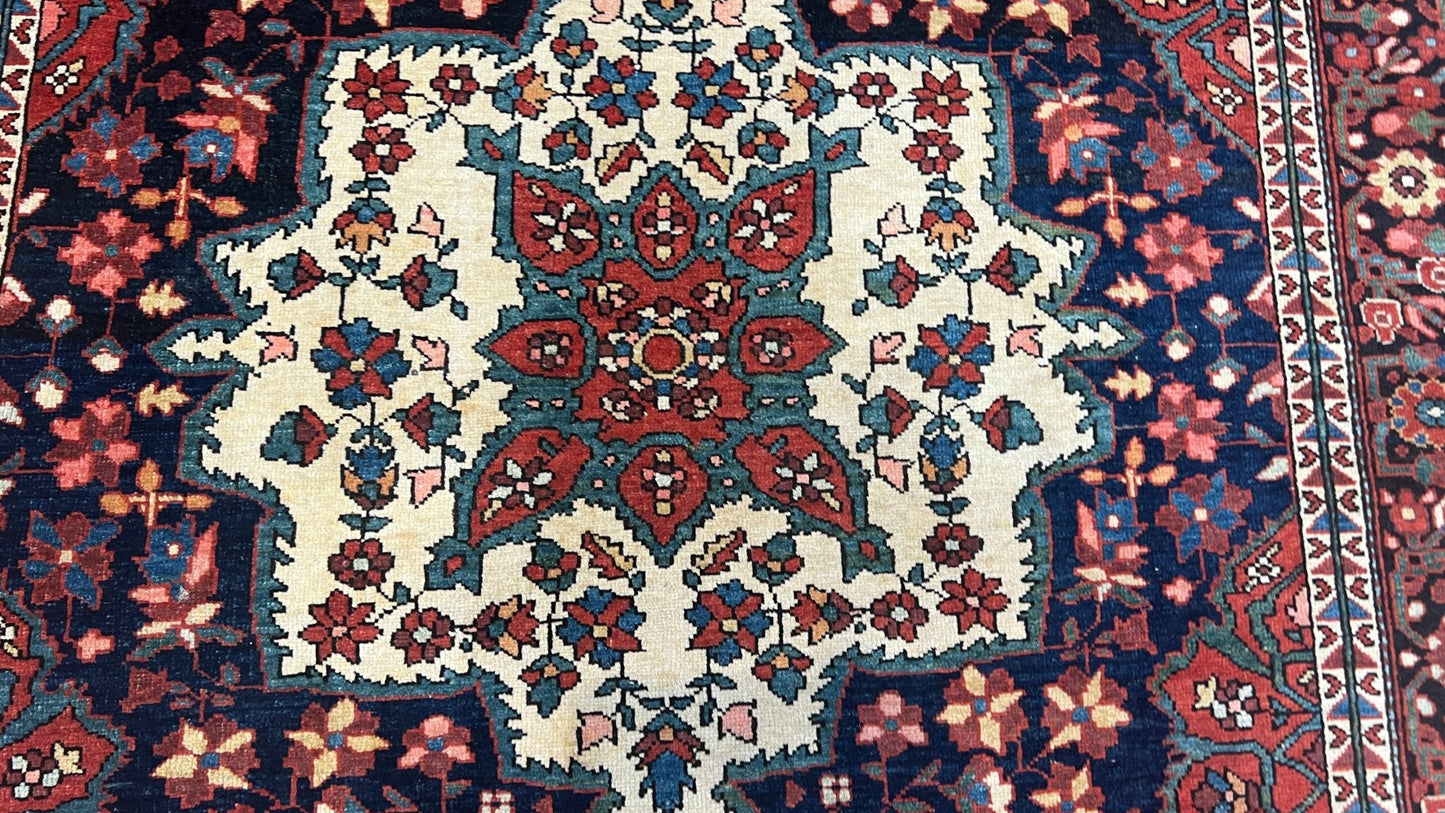 Persian Sarouk Farahan 4'2"x6'9" Area Rug