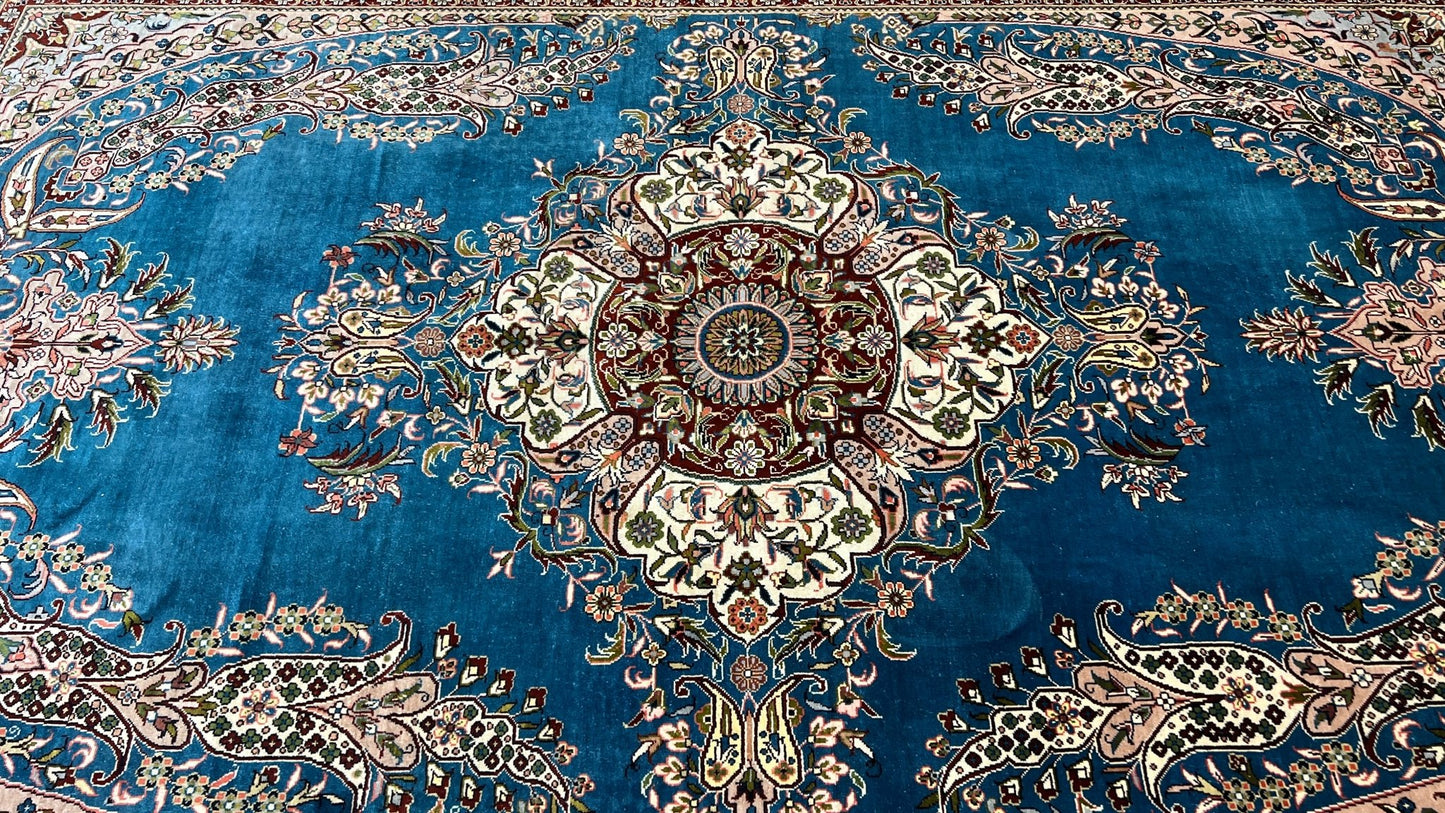 Traditional Qum 4'1" x 6' Area Rug