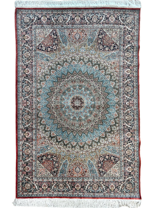 Traditional Tabriz 4'1"x6'1" Area Rug