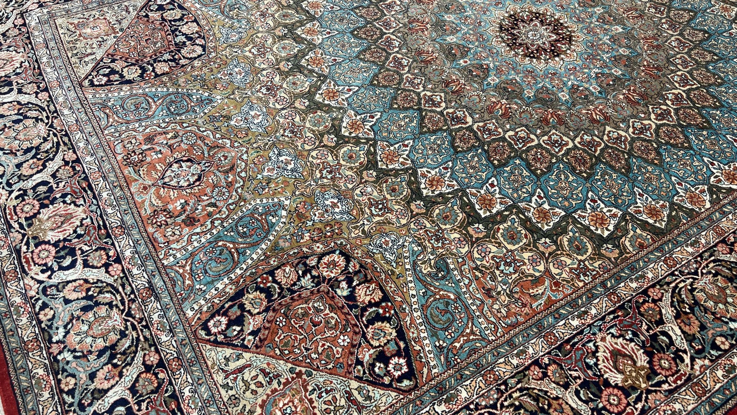 Traditional Tabriz 4'1"x6'1" Area Rug