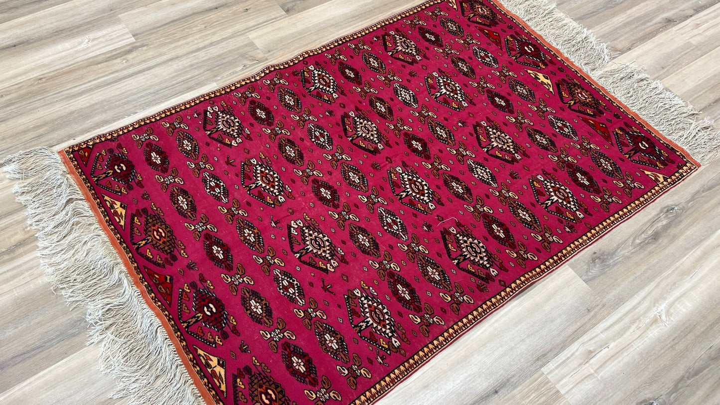 Turkman 4'1"x5'11" Area Rug