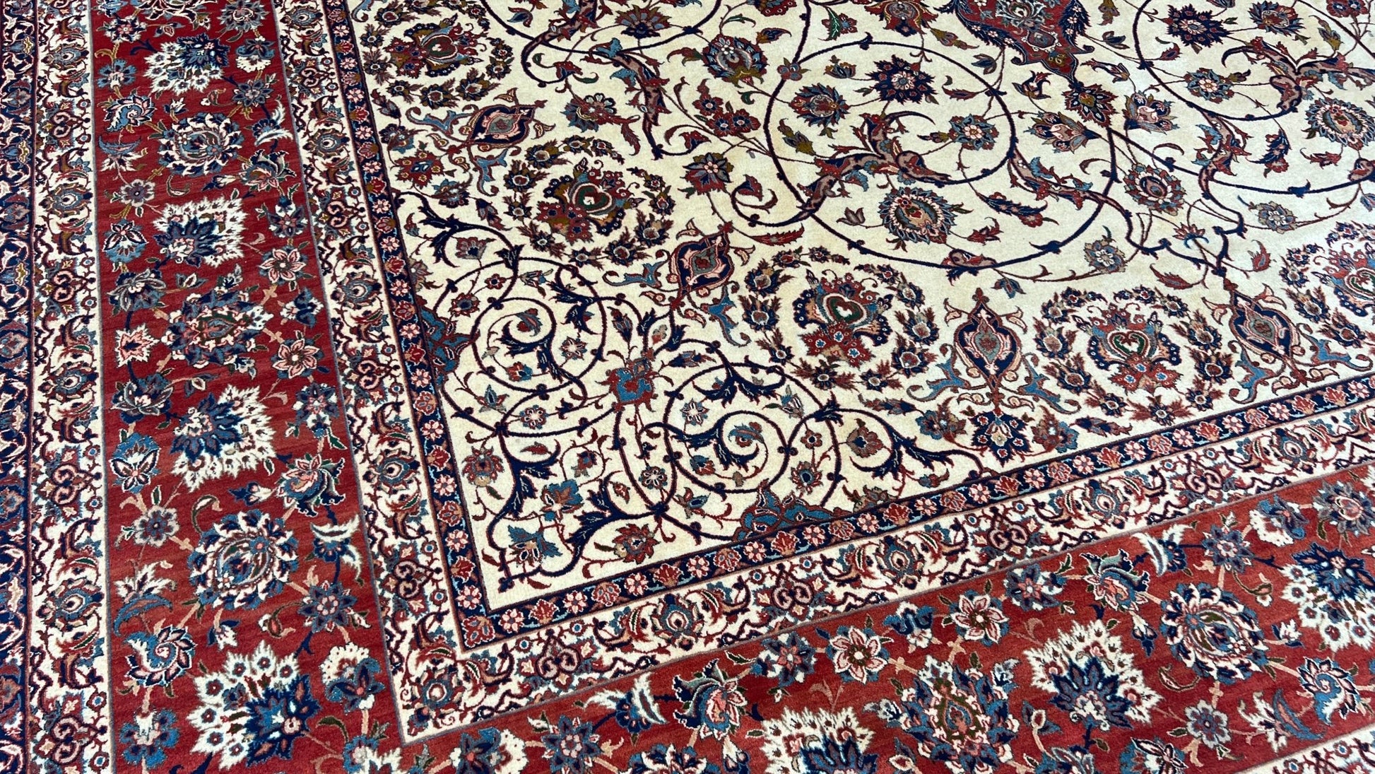 Persian Isfahan 10'3"x15"5' Area Rug