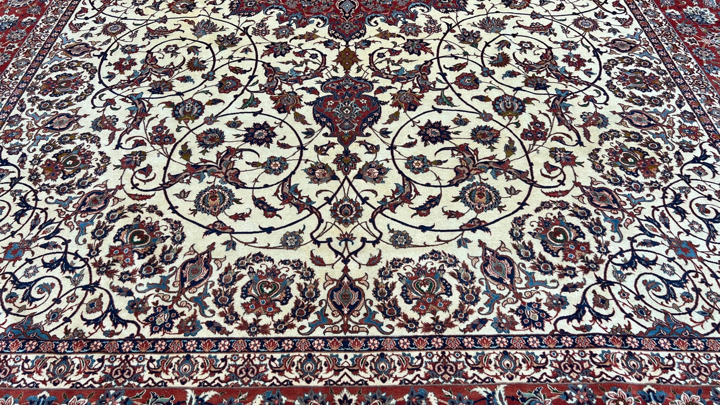 Persian Isfahan 10'3"x15"5' Area Rug