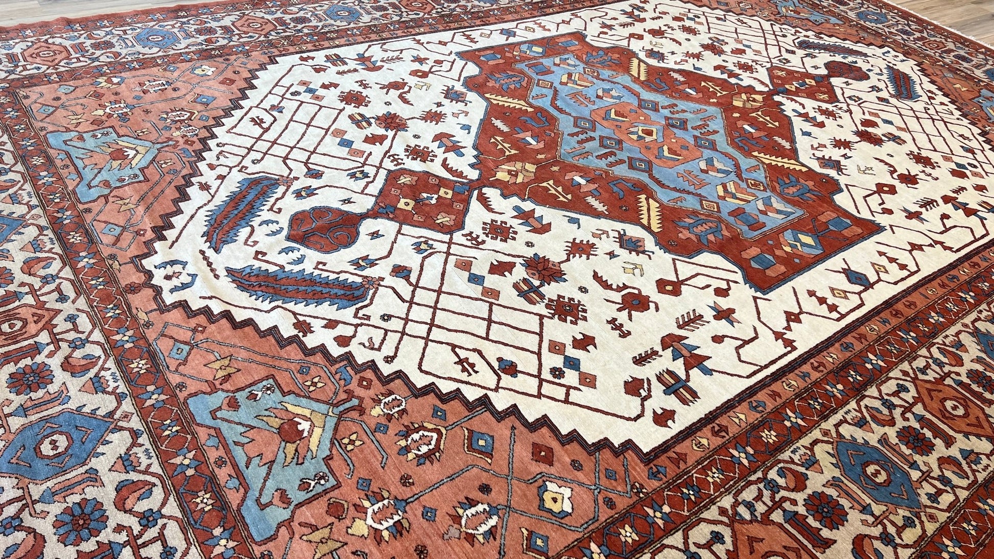 Transitional Serapi 12'10"x19' Area Rug