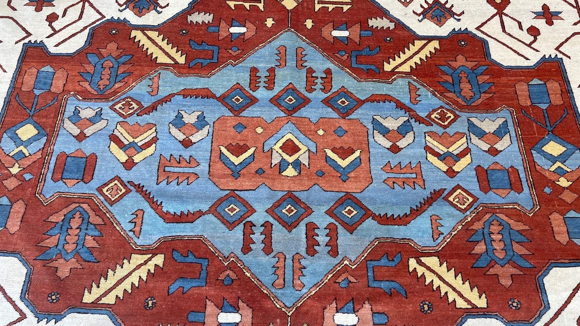 Transitional Serapi 12'10"x19' Area Rug