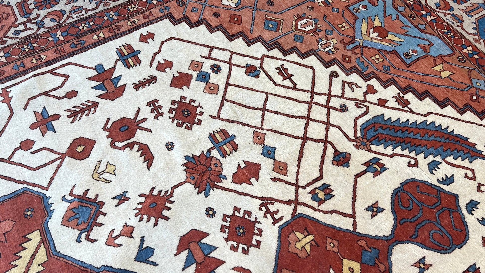 Transitional Serapi 12'10"x19' Area Rug