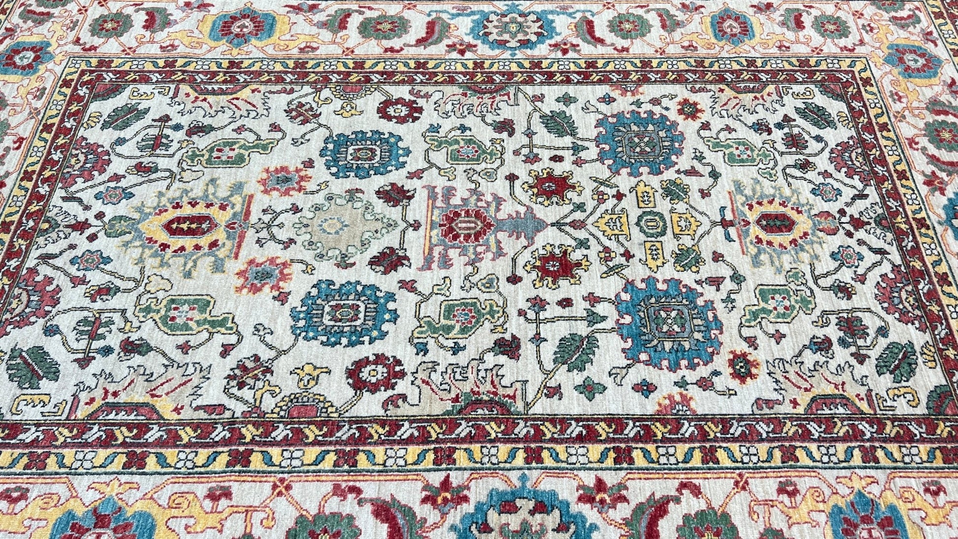Transitional Bakshaish 6'x9'1" Area Rug