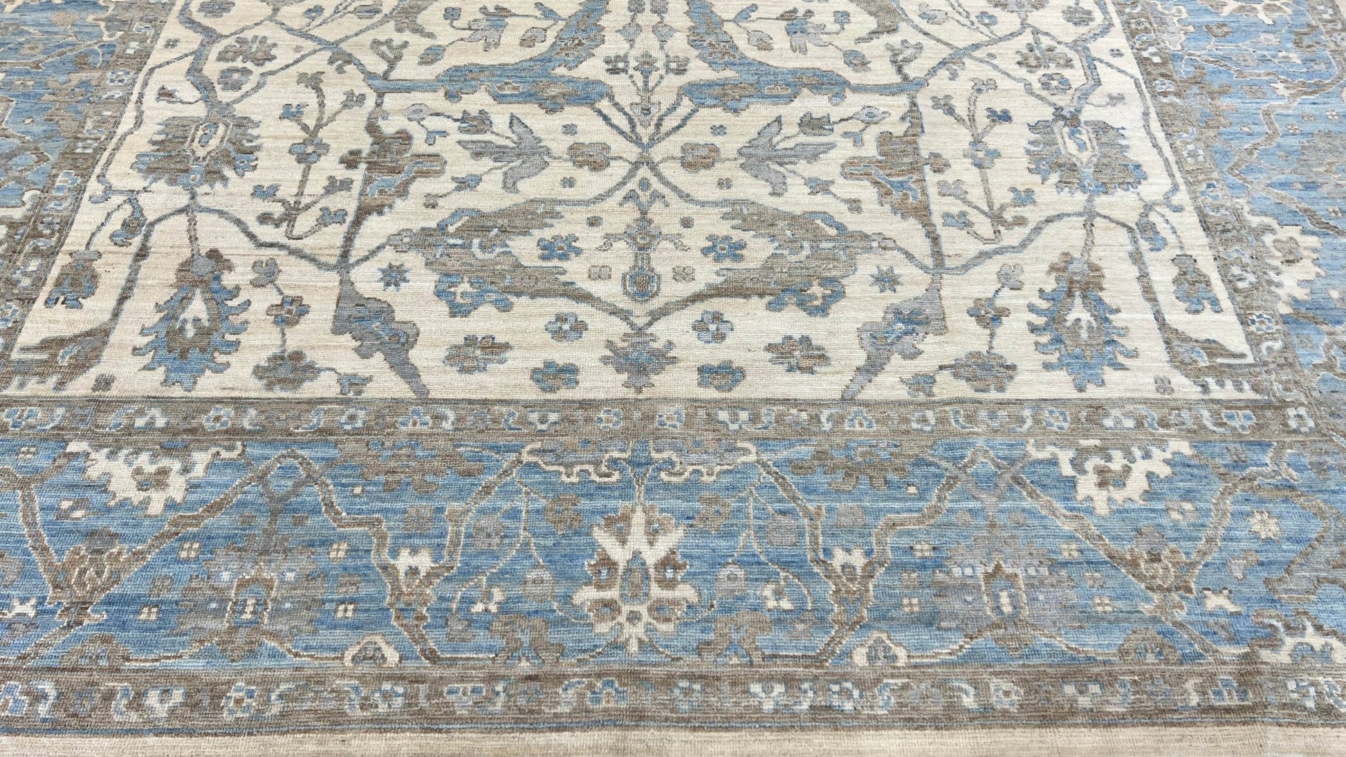 Transitional Bijar 10'x13'9'' Area Rug