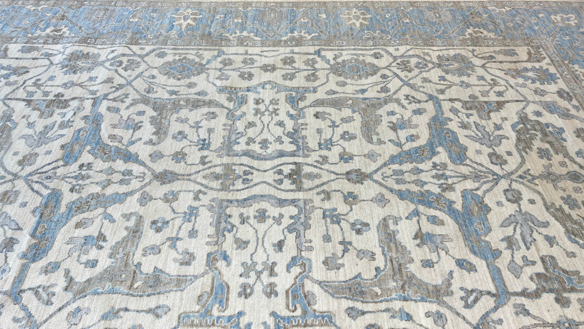 Transitional Bijar 10'x13'9'' Area Rug