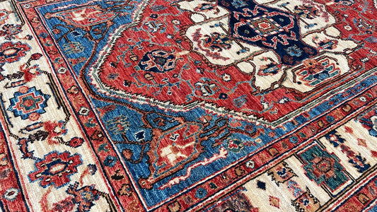 Transitional Serapi 4'1"x5'10" Area Rug