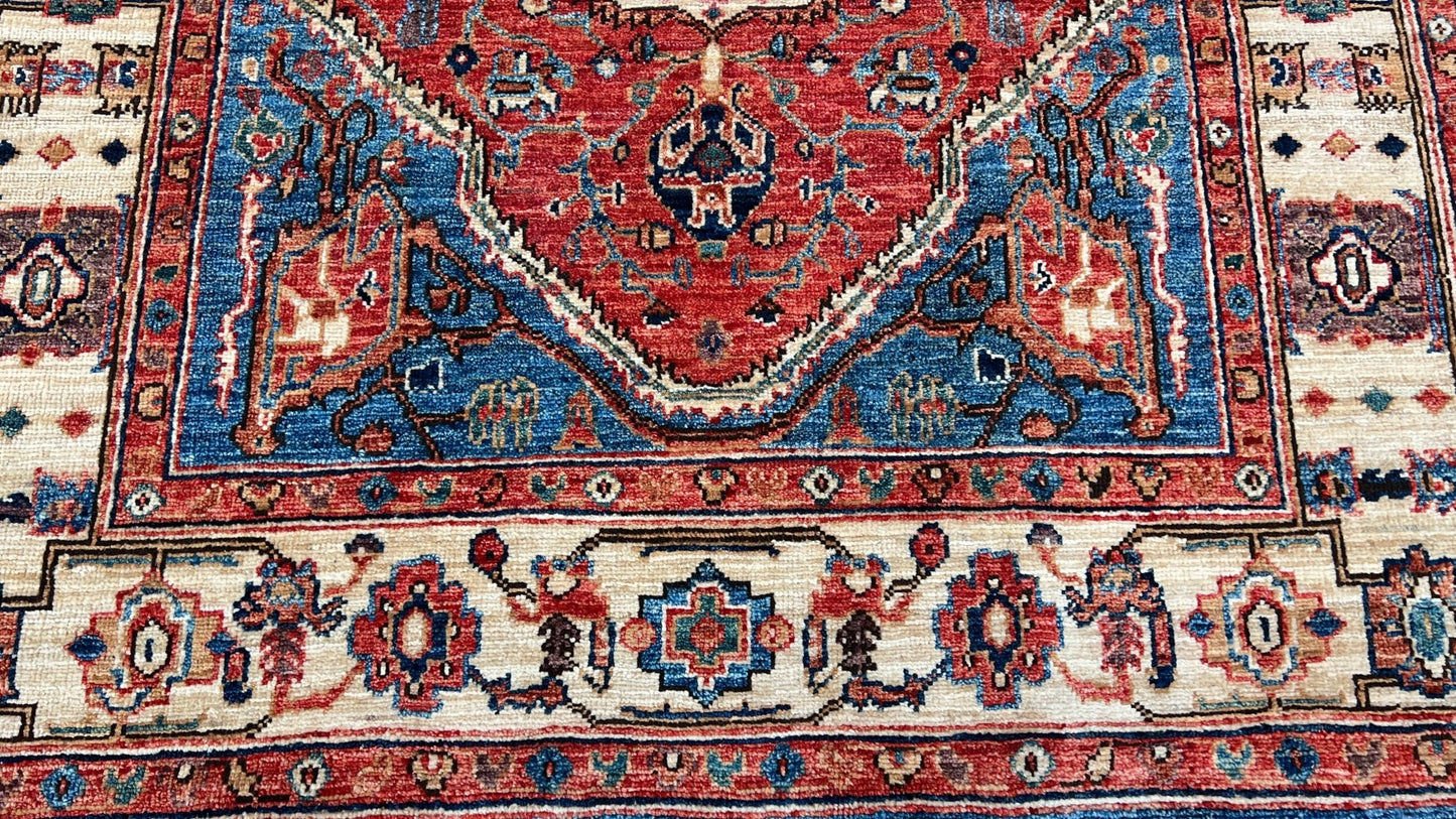 Transitional Serapi 4'1"x5'10" Area Rug