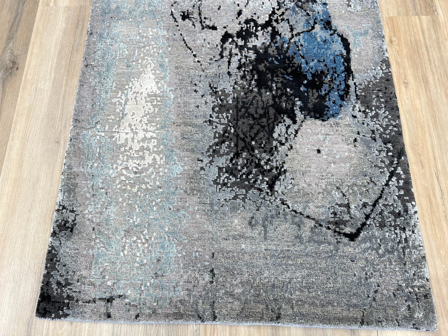 Abstract Modern 3'x4'11" Area Rug