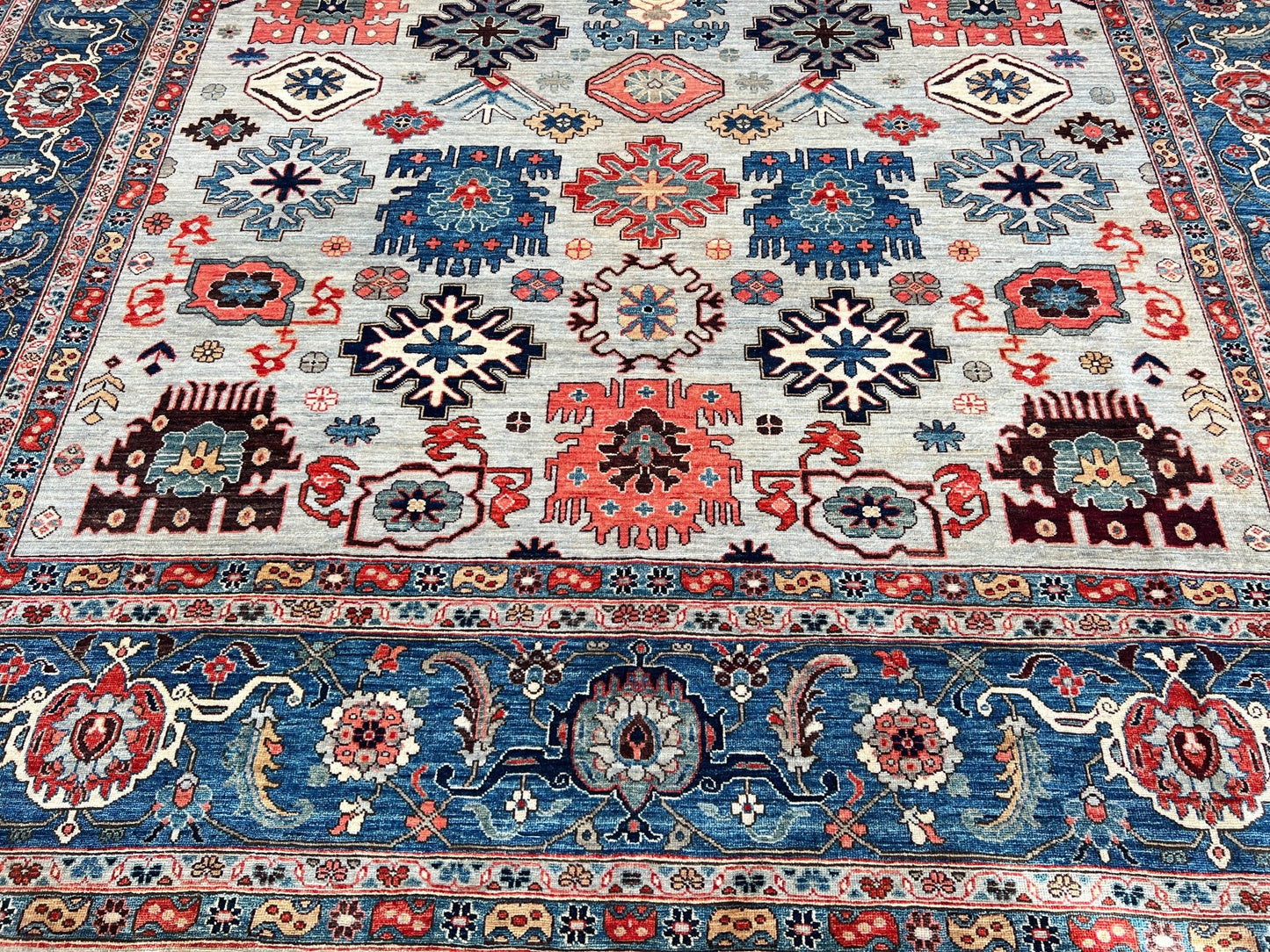 Transitional Bijar 9'9"x13'8" Area Rug