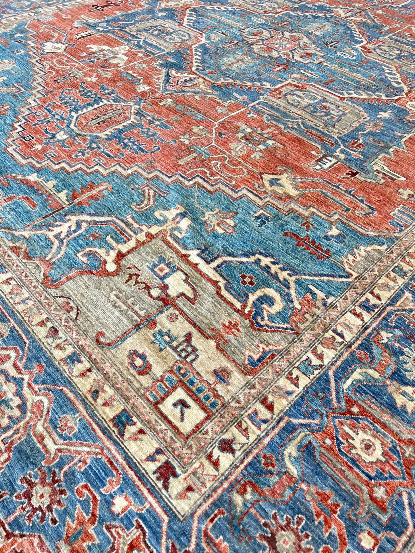 Transitional Heriz 10'2"x13'9" Area Rug