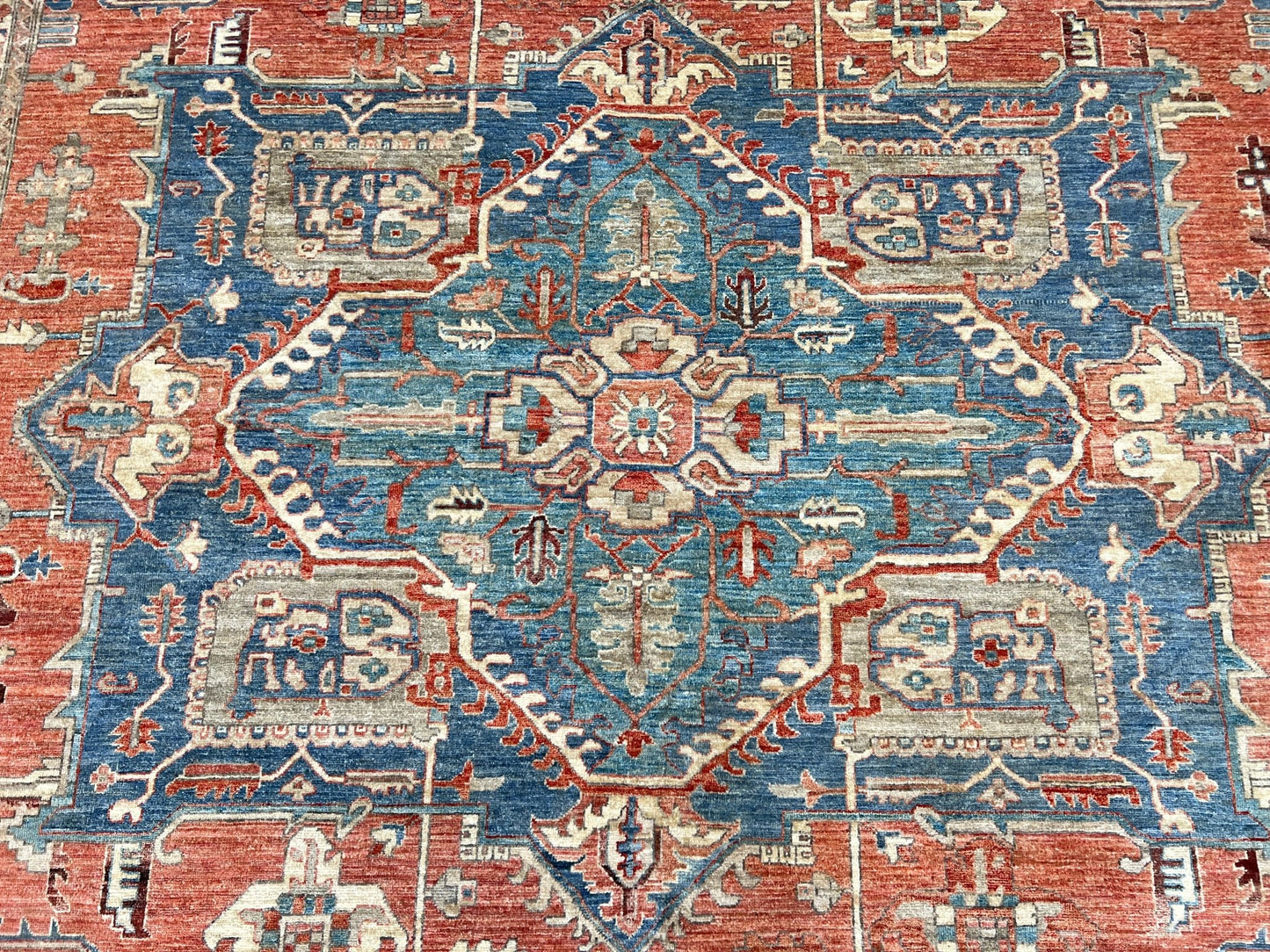 Transitional Heriz 10'2"x13'9" Area Rug