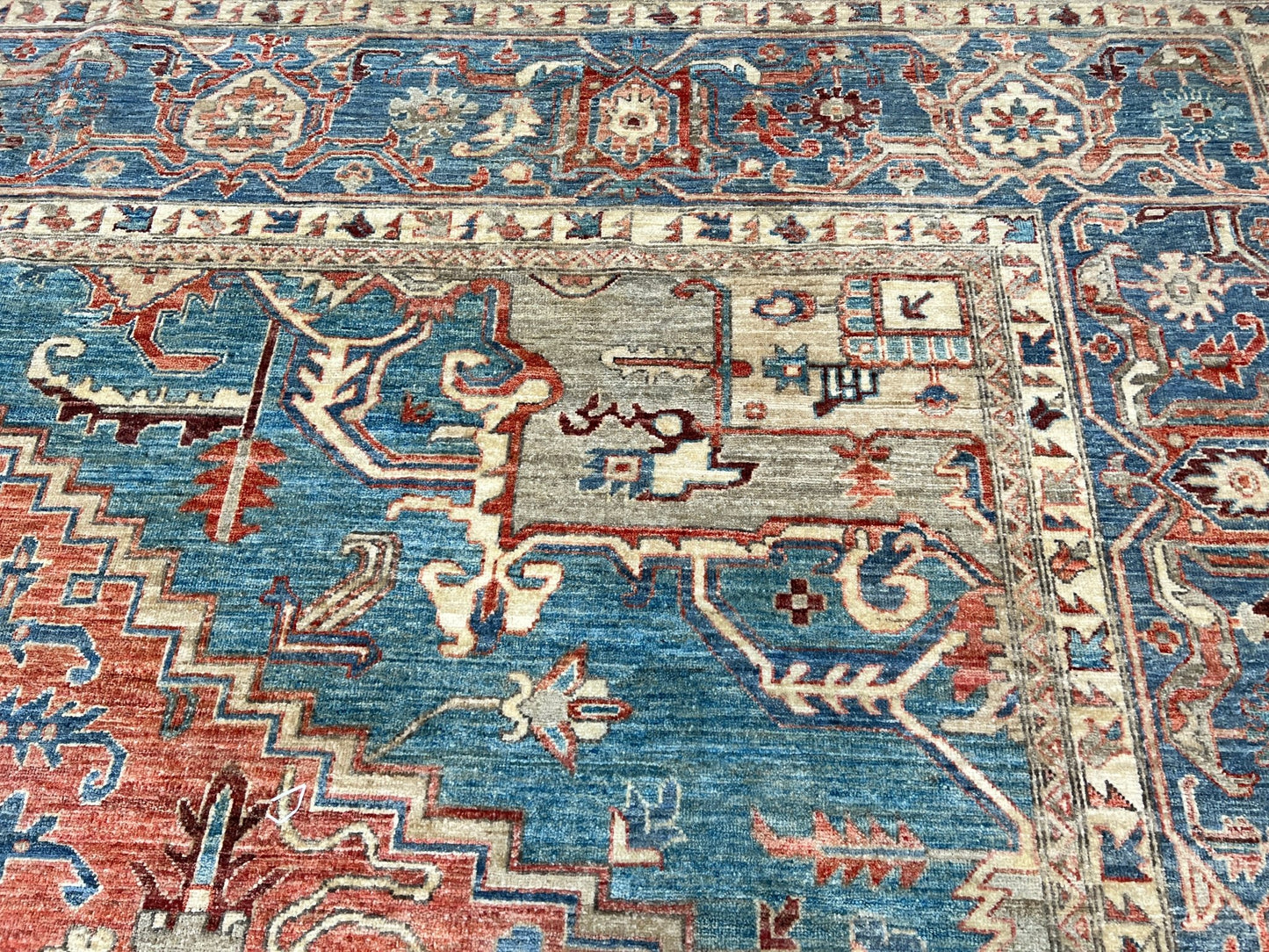 Transitional Heriz 10'2"x13'9" Area Rug