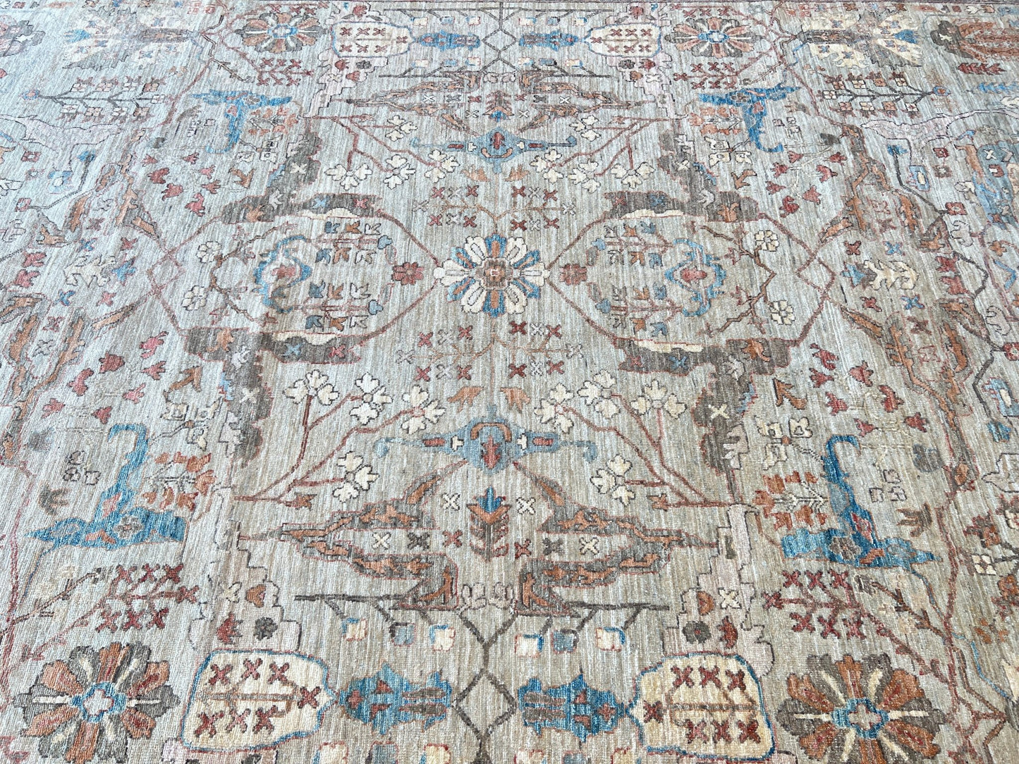 Transitional Bijar 10'1"x13'9" Area Rug
