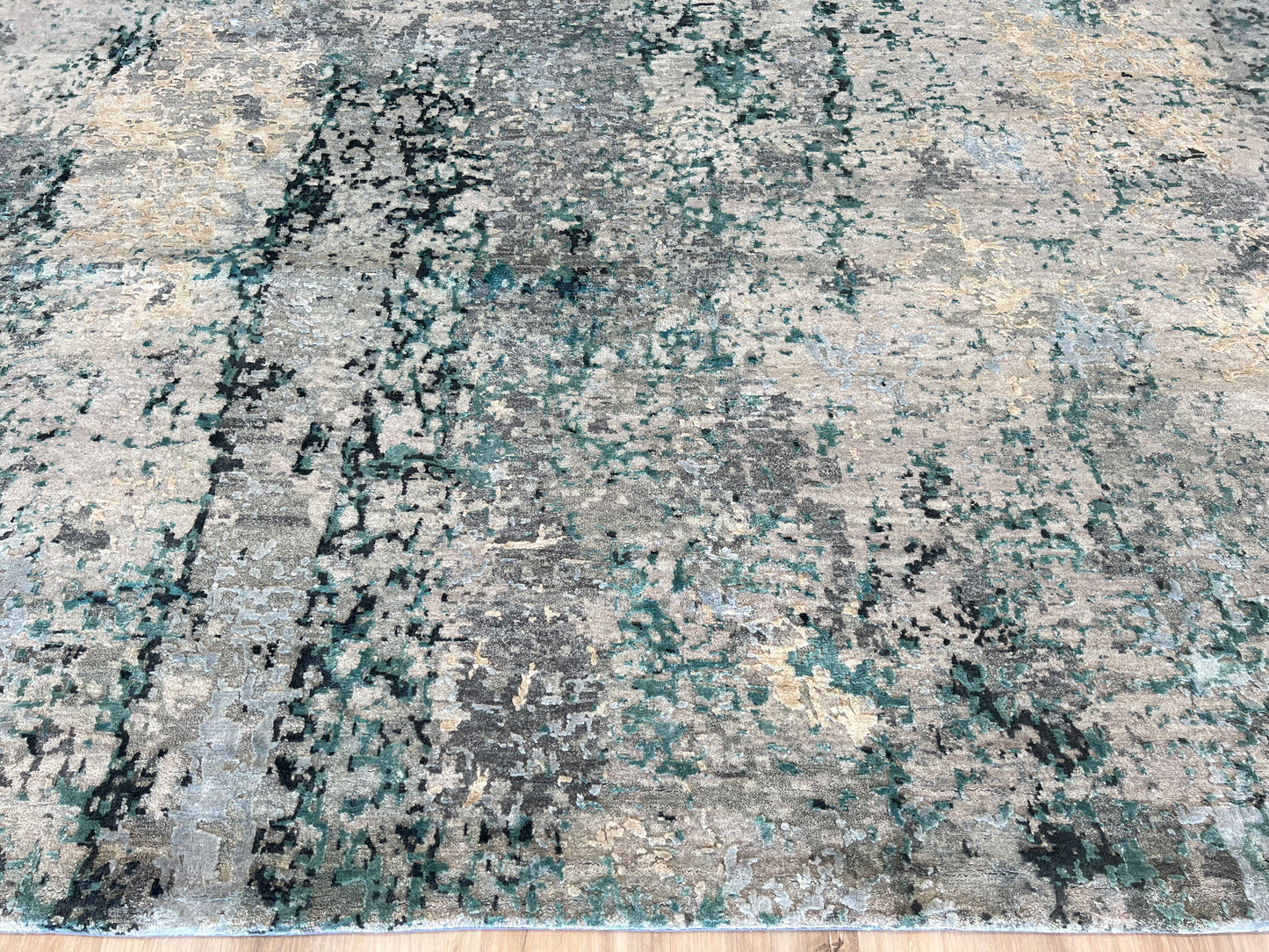 Abstract Modern 9'x12' Area Rug