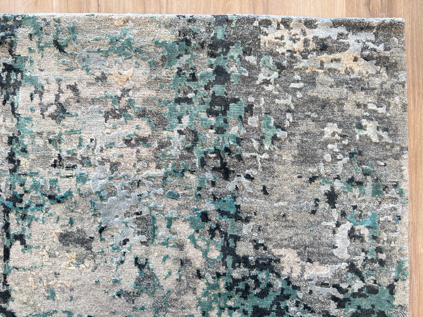 Abstract Modern 9'x12' Area Rug