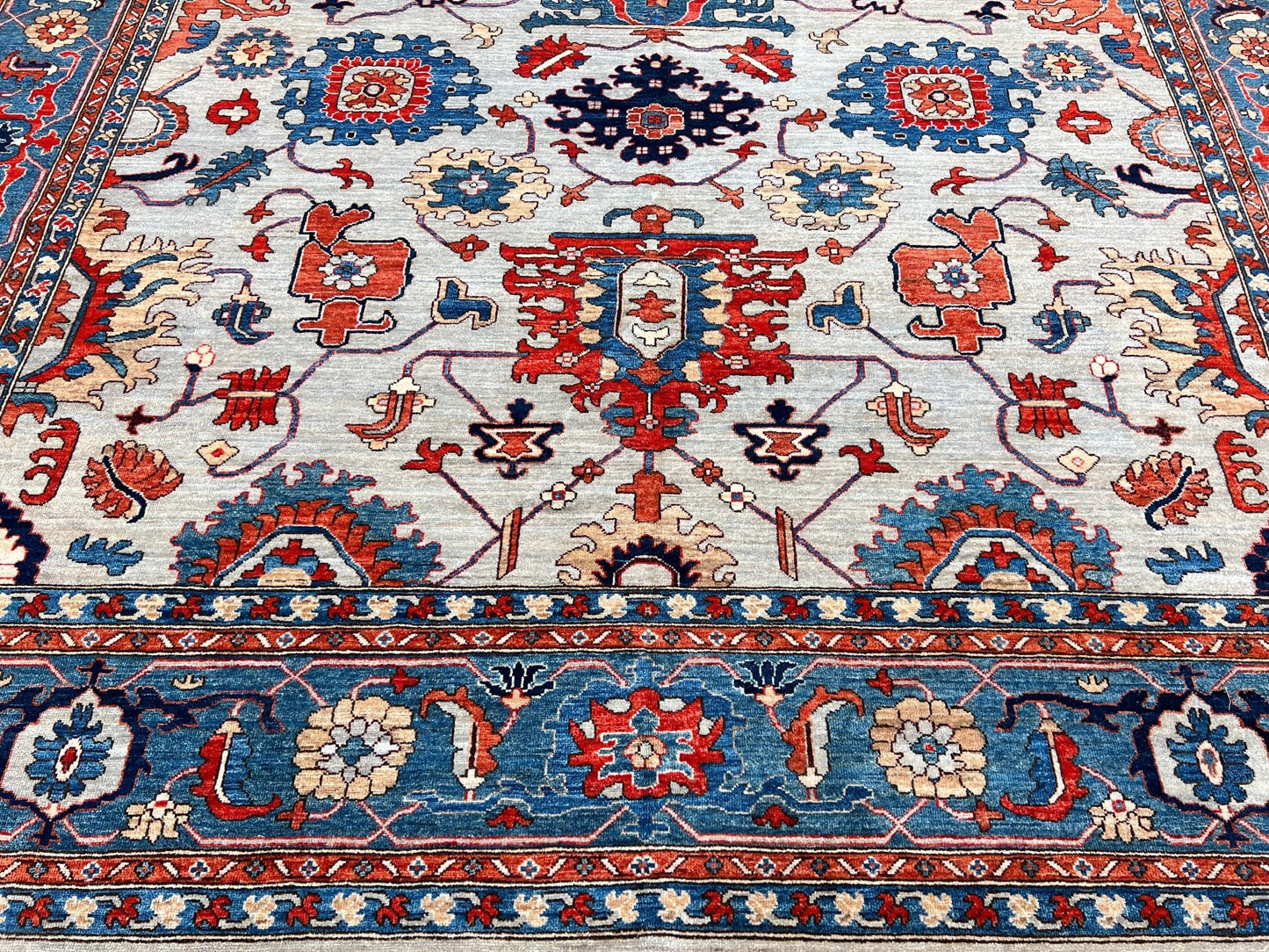 Transitional Heriz 10'2"x14'1" Area Rug