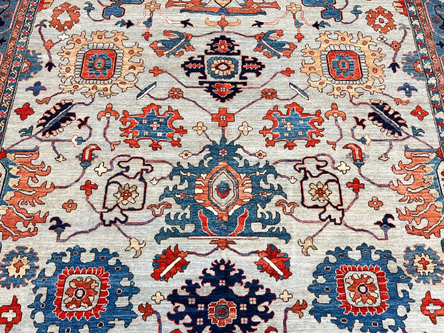Transitional Heriz 10'2"x14'1" Area Rug