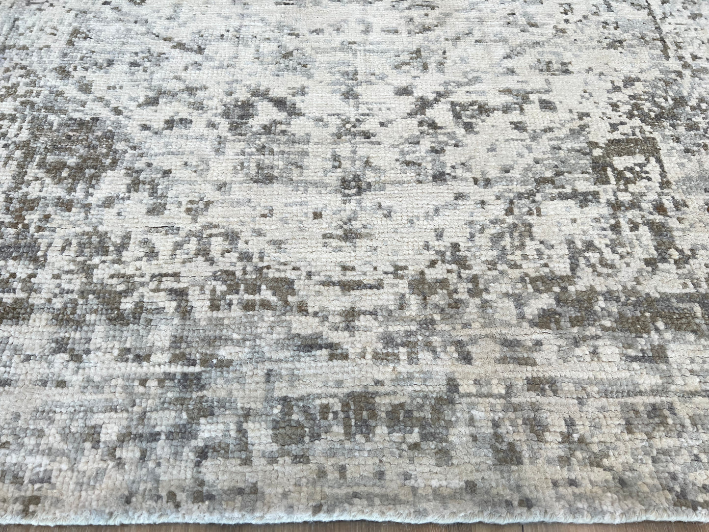 Vintage Look Tabriz 3'11" x 6'1" Area Rug